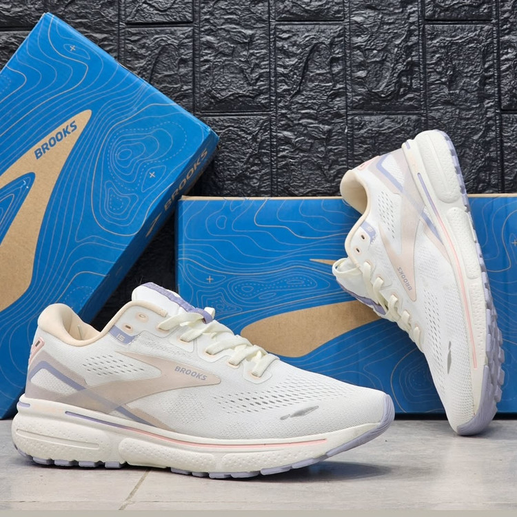 کفش ویتنامی بروکس گاست ۱۵/ساخت ویتنام وارداتی/Brooks Ghost 15/ سایز ۳۶الی ۴۵ /فروش تکی و عمده