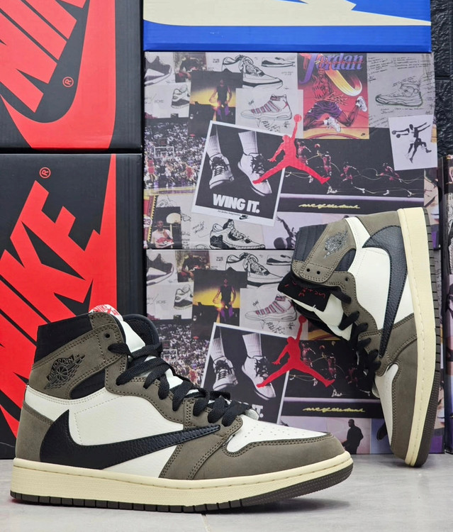 کتونی نایک جردن Nike jordan vietnamساخت ویتنام سایز 40 تا 45 فروش تکی وعمده