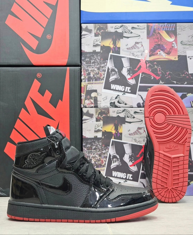 کتونی نایک جردن Nike jordan vietnamساخت ویتنام سایز 40 تا 45 فروش تکی وعمده