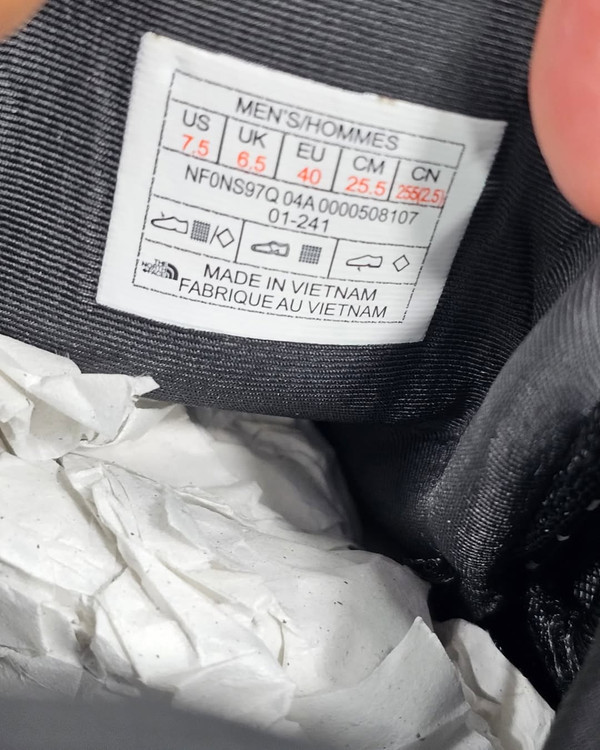 کتونی ویتنامی نورث فیس . وارداتی ساخت ویتنام سایز ۴۰ تا ۴۵ . north face Altamesa 500.