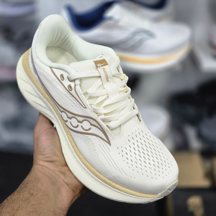 کتونی رانینگ و پیاده روی ساکونی مدل راید ۱۸ Saucony Ride 18 / ضمانت کیفیت کالا / فروش عمده و تک / سایز بندی ۴۰ ۴۱ ۴۲ ۴۳ ۴۴ ۴۵