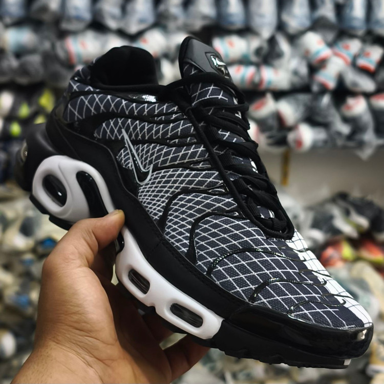 کفش اسپرت نایک ایر مکس پلاس nike air max plus sesame / اصل ویتنام / کیفیت مستر کوالیتی / سایز ۴۰ الی ۴۵