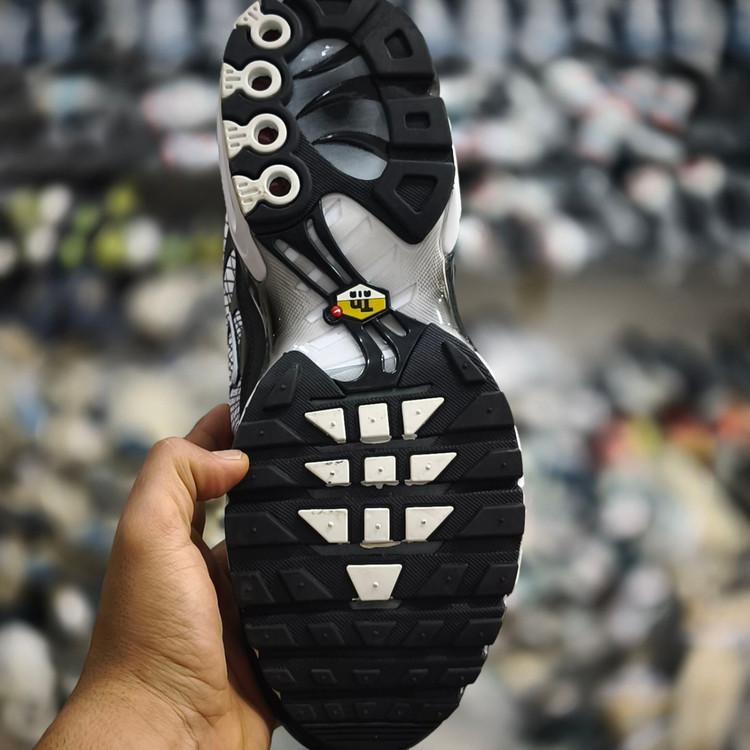 کفش اسپرت نایک ایر مکس پلاس nike air max plus sesame / اصل ویتنام / کیفیت مستر کوالیتی / سایز ۴۰ الی ۴۵