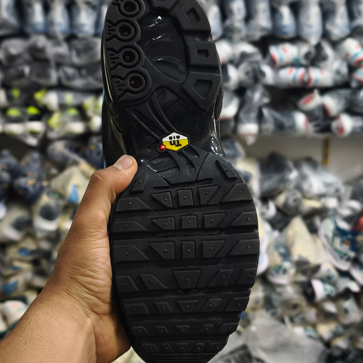 کفش اسپرت نایک ایر مکس پلاس nike air max plus sesame / اصل ویتنام / کیفیت مستر کوالیتی / سایز ۴۰ الی ۴۵