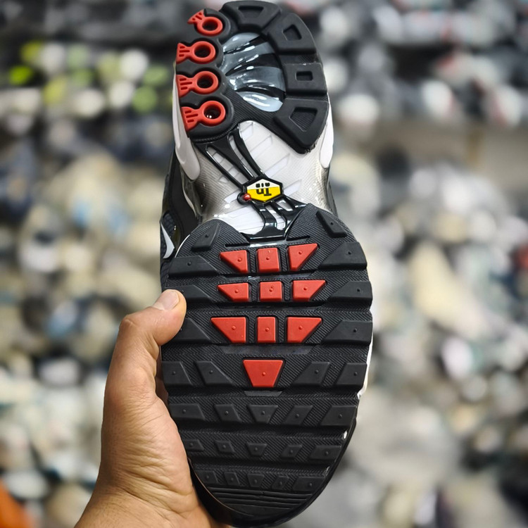 کفش اسپرت نایک ایر مکس پلاس nike air max plus sesame / اصل ویتنام / کیفیت مستر کوالیتی / سایز ۴۰ الی ۴۵