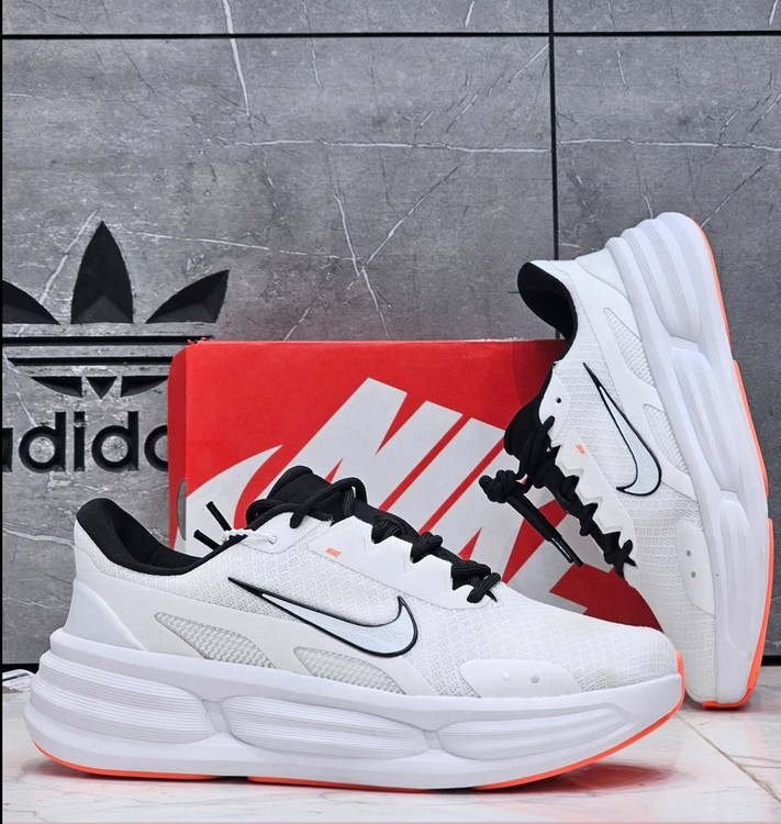 کتونی نایکی رانینگ با زیره طبی نرم و سبک Nike vietnamسایز ۴۰ الی ۴۵،ساخت ویتنام فروش تکی و عمده ضمانت و کیفیت کالا مستر کوالیتی A