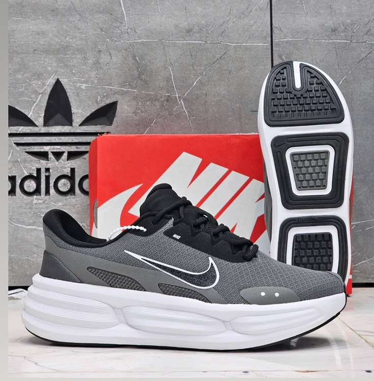 کتونی نایکی رانینگ با زیره طبی نرم و سبک Nike vietnamسایز ۴۰ الی ۴۵،ساخت ویتنام فروش تکی و عمده ضمانت و کیفیت کالا مستر کوالیتی A