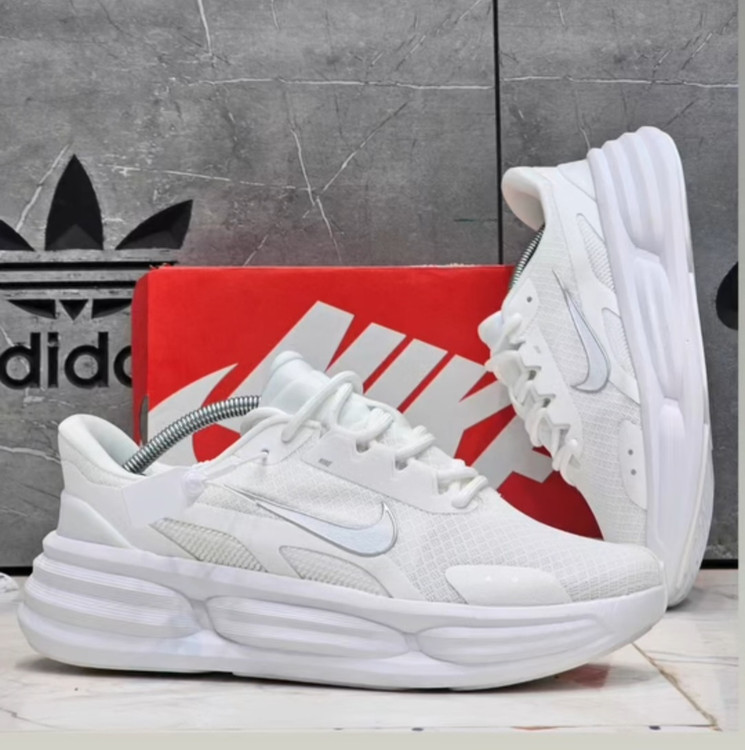 کتونی نایکی رانینگ با زیره طبی نرم و سبک Nike vietnamسایز ۴۰ الی ۴۵،ساخت ویتنام فروش تکی و عمده ضمانت و کیفیت کالا مستر کوالیتی A