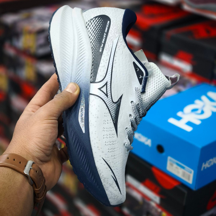 کتونی میزانو آسترو پلاس Mizuno astro plus / ضمانت ویتنامی و کیفیت / سایز ۴۰ الی ۴۵