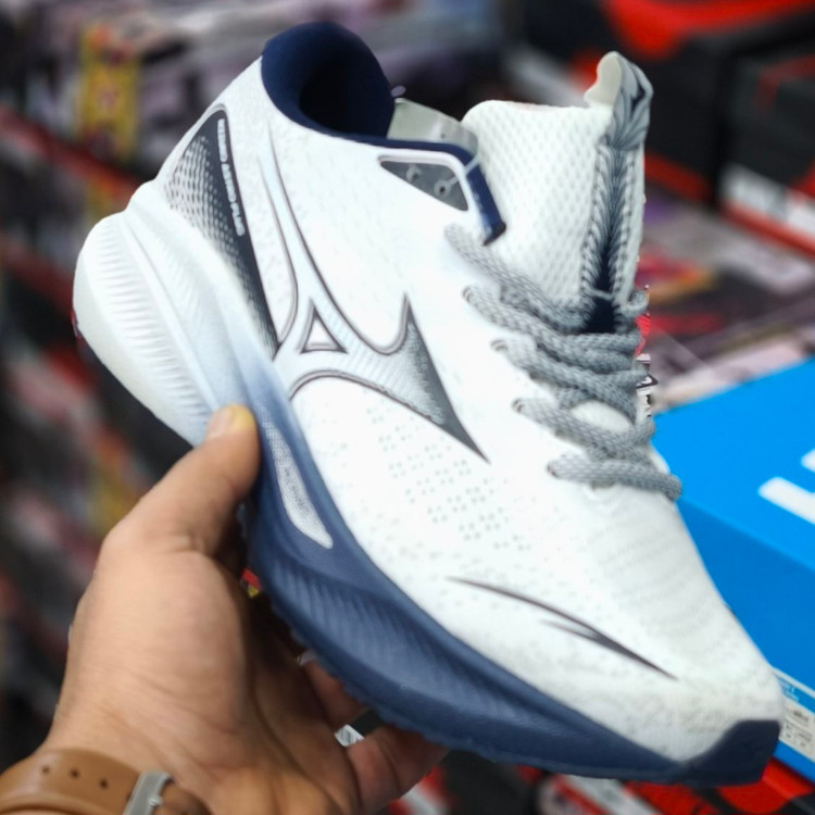 کتونی میزانو آسترو پلاس Mizuno astro plus / ضمانت ویتنامی و کیفیت / سایز ۴۰ الی ۴۵