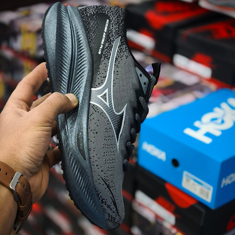 کتونی میزانو آسترو پلاس Mizuno astro plus / ضمانت ویتنامی و کیفیت / سایز ۴۰ الی ۴۵