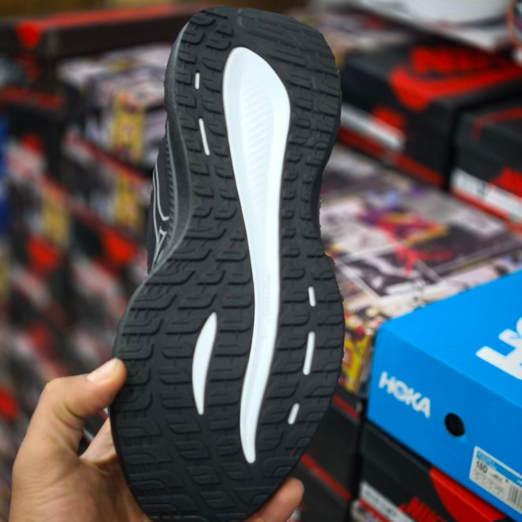 کتونی میزانو آسترو پلاس Mizuno astro plus / ضمانت ویتنامی و کیفیت / سایز ۴۰ الی ۴۵