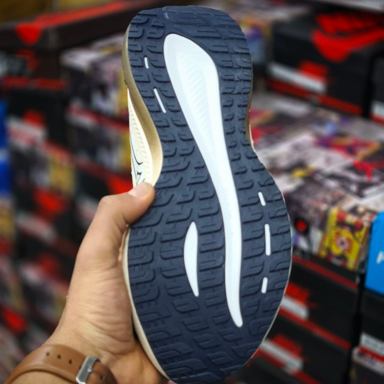 کتونی میزانو آسترو پلاس Mizuno astro plus / ضمانت ویتنامی و کیفیت / سایز ۴۰ الی ۴۵