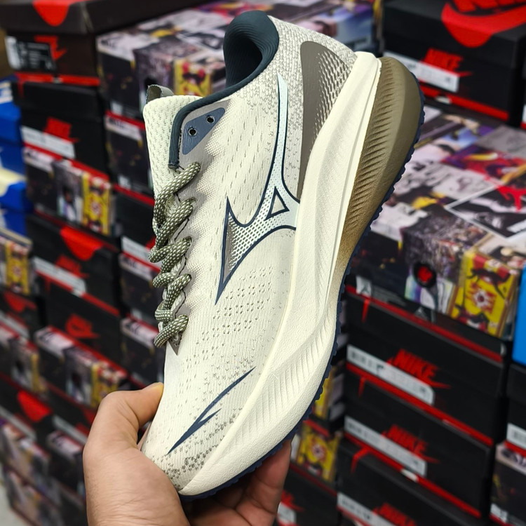 کتونی میزانو آسترو پلاس Mizuno astro plus / ضمانت ویتنامی و کیفیت / سایز ۴۰ الی ۴۵