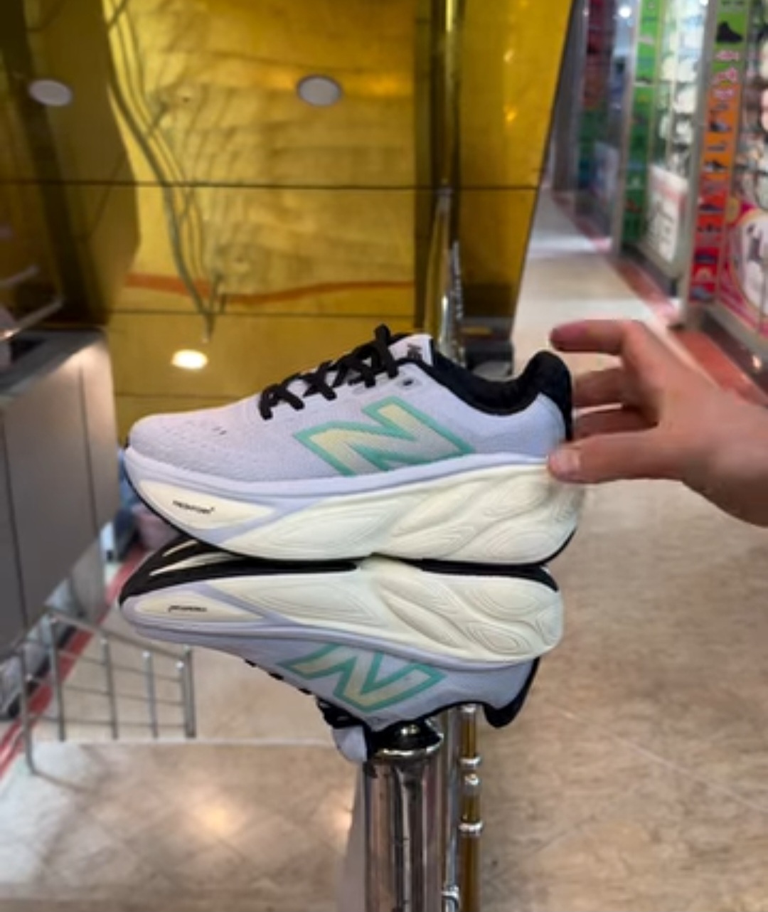 کفش نیوبالانس 880 رانینگ/ Newbalance 880 vietnam running/ساخت ویتنام /سایز ۴۰ تا ۴۵/فروش عمده و تک/