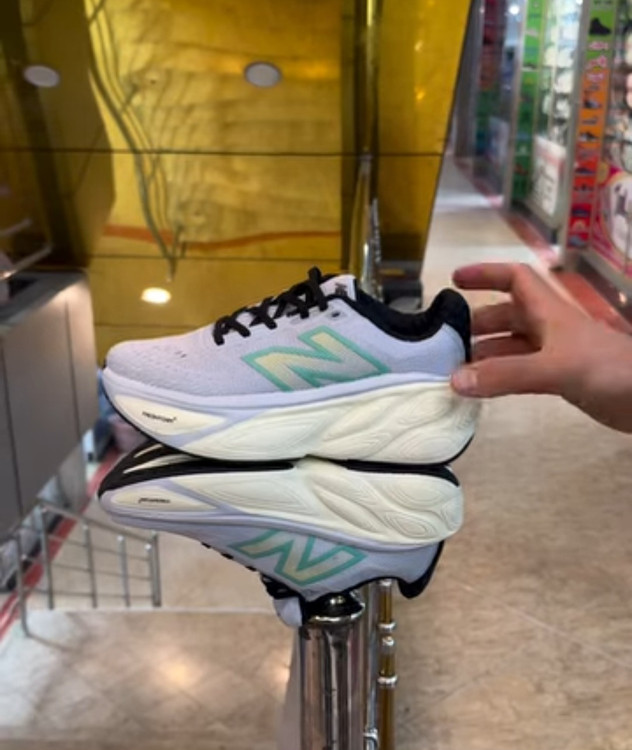 کفش نیوبالانس 880 رانینگ/ Newbalance 880 vietnam running/ساخت ویتنام /سایز ۴۰ تا ۴۵/فروش عمده و تک/