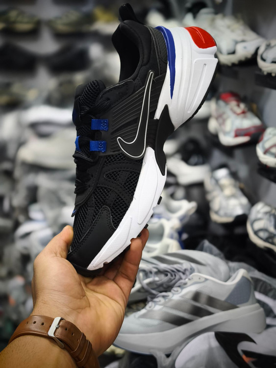 خرید کتونی نایک کشلون v2kساخت ویتنام فروش تکی و عمده ، سایز 40الی ۴۵.Nike wmns V2k Run Year of the Dragon womens