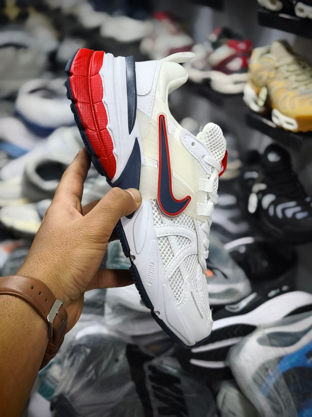 خرید کتونی نایک کشلون v2kساخت ویتنام فروش تکی و عمده ، سایز 40الی ۴۵.Nike wmns V2k Run Year of the Dragon womens