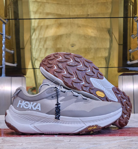 خرید پر فروش کتونی هوکا ترانسپورتHoka Transport. گورتکس ضد اب ساخت ویتنام سایز۴۰ تا ۴۵، فروش تکی و عمده.