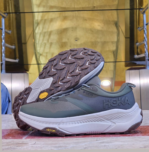 خرید پر فروش کتونی هوکا ترانسپورتHoka Transport. گورتکس ضد اب ساخت ویتنام سایز۴۰ تا ۴۵، فروش تکی و عمده.