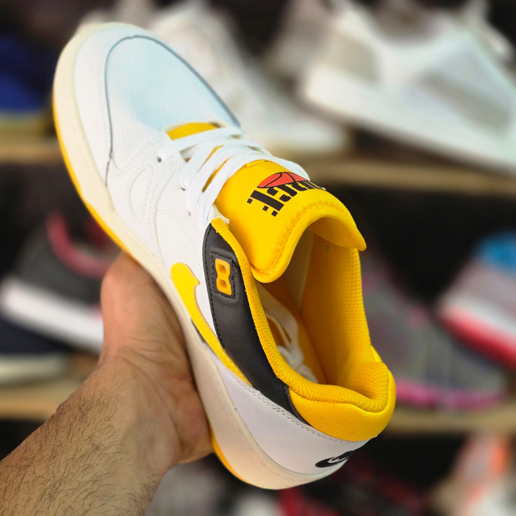 کتونی نایک بسکتبالی والیبالی ساخت ویتنام Nike vietnam همراه با جعبه سایز ۴۰ تا ۴۵فروش تکی و عمده