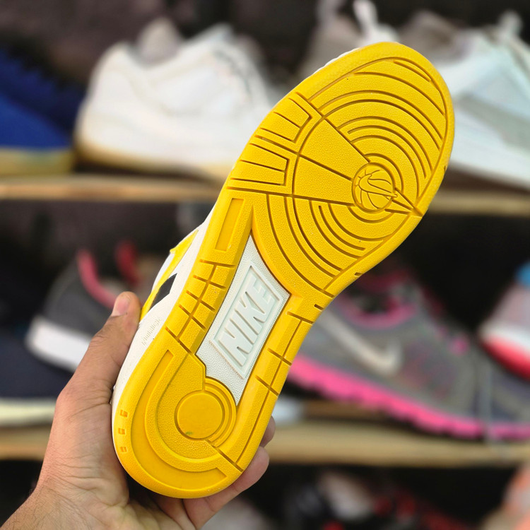 کتونی نایک بسکتبالی والیبالی ساخت ویتنام Nike vietnam همراه با جعبه سایز ۴۰ تا ۴۵فروش تکی و عمده