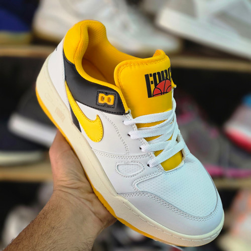 کتونی نایک بسکتبالی والیبالی ساخت ویتنام Nike vietnam همراه با جعبه سایز ۴۰ تا ۴۵فروش تکی و عمده