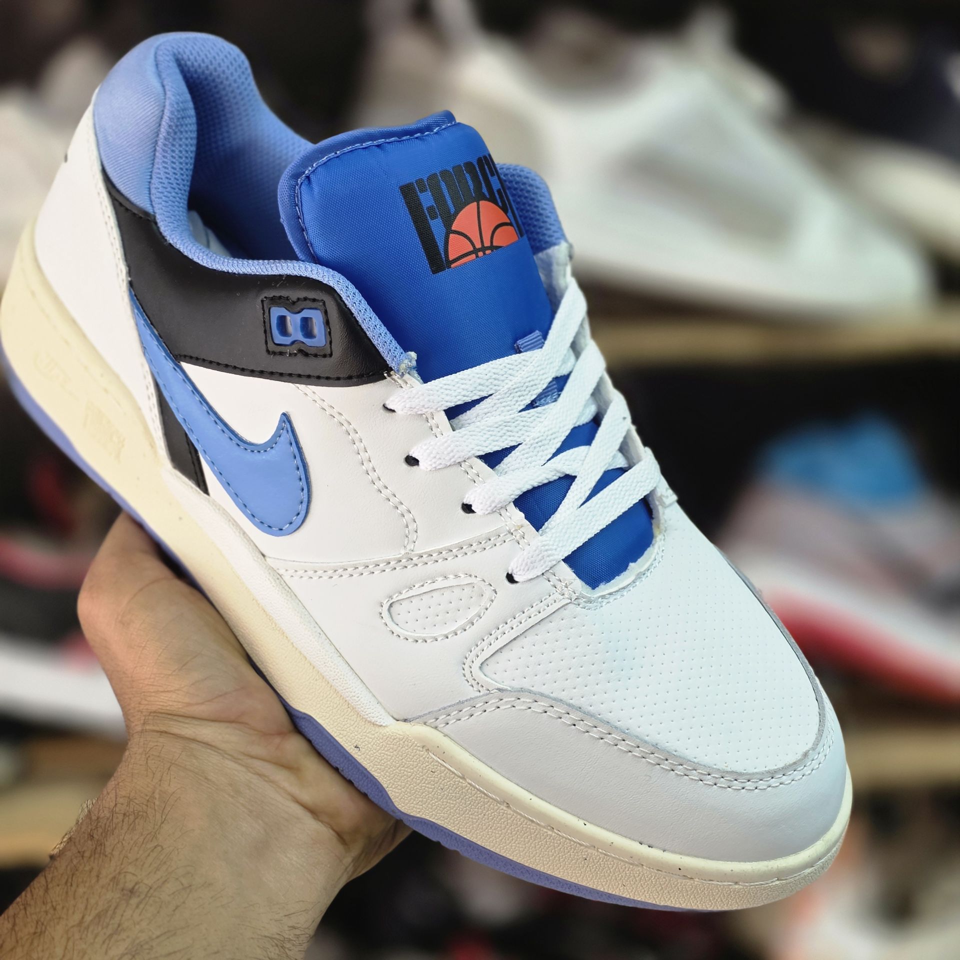 کتونی نایک بسکتبالی والیبالی ساخت ویتنام Nike vietnam همراه با جعبه سایز ۴۰ تا ۴۵فروش تکی و عمده