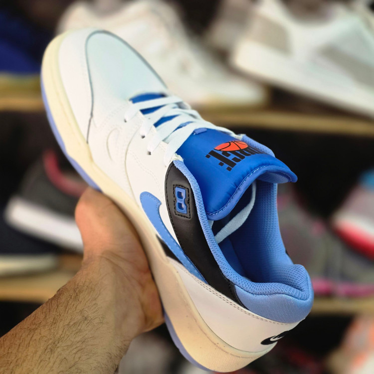 کتونی نایک بسکتبالی والیبالی ساخت ویتنام Nike vietnam همراه با جعبه سایز ۴۰ تا ۴۵فروش تکی و عمده