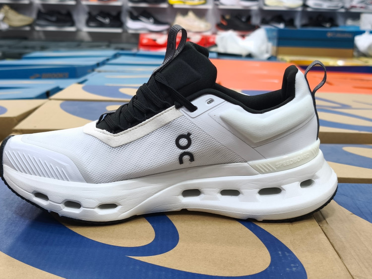 کتونی آن رانینگ مسترکوالیتی | سایز ۴۰ الی ۴۵ | On Running Cloud tehساخت ویتنام/فروش تکی و عمده