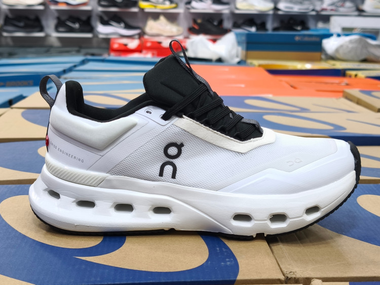 کتونی آن رانینگ مسترکوالیتی | سایز ۴۰ الی ۴۵ | On Running Cloud tehساخت ویتنام/فروش تکی و عمده