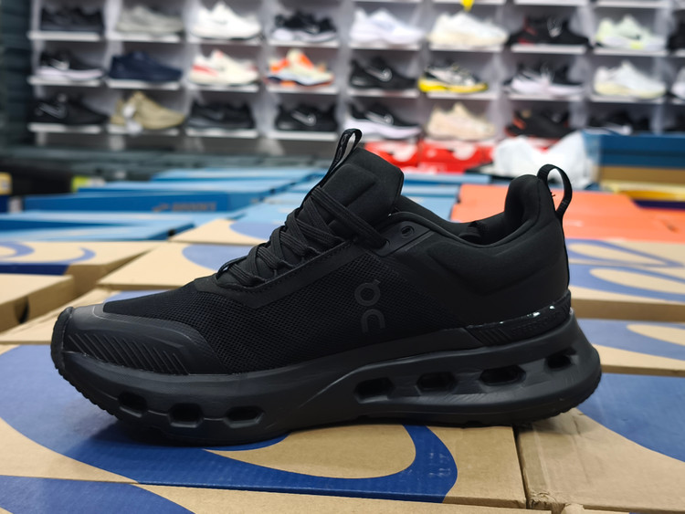 کتونی آن رانینگ مسترکوالیتی | سایز ۴۰ الی ۴۵ | On Running Cloud tehساخت ویتنام/فروش تکی و عمده