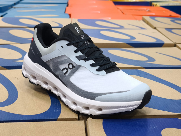 کتونی آن رانینگ مسترکوالیتی | سایز ۴۰ الی ۴۵ | On Running Cloud tehساخت ویتنام/فروش تکی و عمده