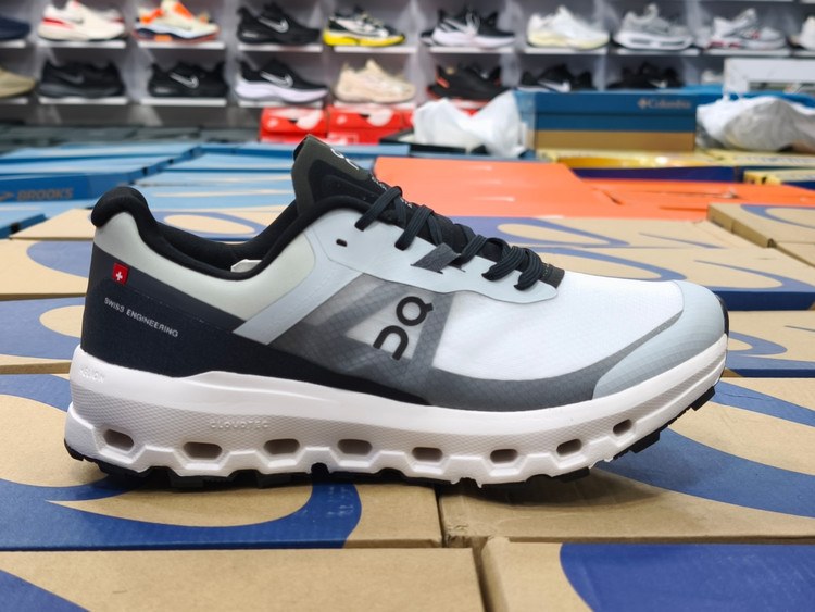 کتونی آن رانینگ مسترکوالیتی | سایز ۴۰ الی ۴۵ | On Running Cloud tehساخت ویتنام/فروش تکی و عمده