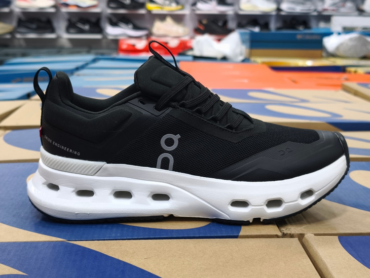 کتونی آن رانینگ مسترکوالیتی | سایز ۴۰ الی ۴۵ | On Running Cloud tehساخت ویتنام/فروش تکی و عمده