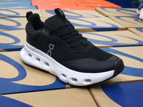 کتونی آن رانینگ مسترکوالیتی | سایز ۴۰ الی ۴۵ | On Running Cloud tehساخت ویتنام/فروش تکی و عمده