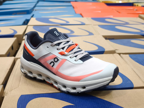 کتونی آن رانینگ مسترکوالیتی | سایز ۴۰ الی ۴۵ | On Running Cloud tehساخت ویتنام/فروش تکی و عمده