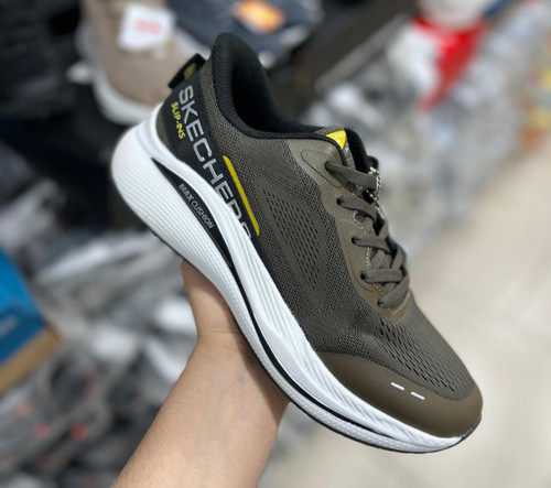 کتونی اسکیچرز skechers max cushioning ساخت ویتنام سایز ۴۰ الی ۴۵ فروش تکی و عمده تضمین کیفیت کالا