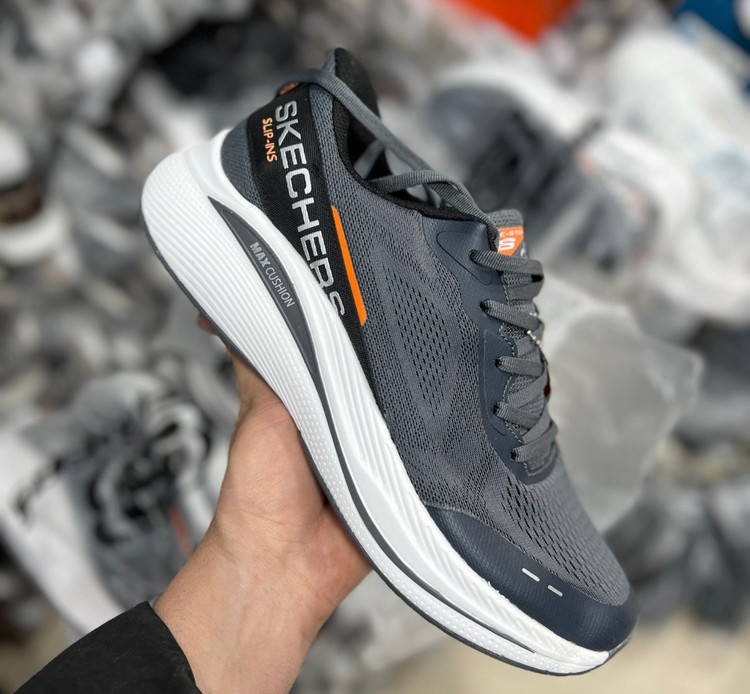 کتونی اسکیچرز skechers max cushioning ساخت ویتنام سایز ۴۰ الی ۴۵ فروش تکی و عمده تضمین کیفیت کالا