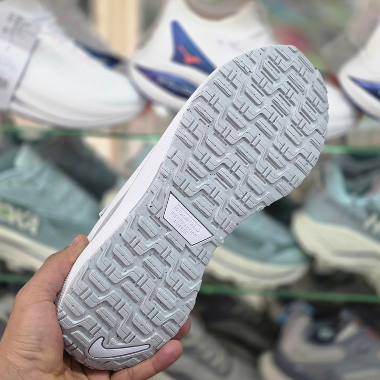 کتونی نایک اینفینیتی ران ۴/ گورتکس ضمانت کیفیت کالا / سایز۴۰الی ۴۵/فروش تکی و عمده