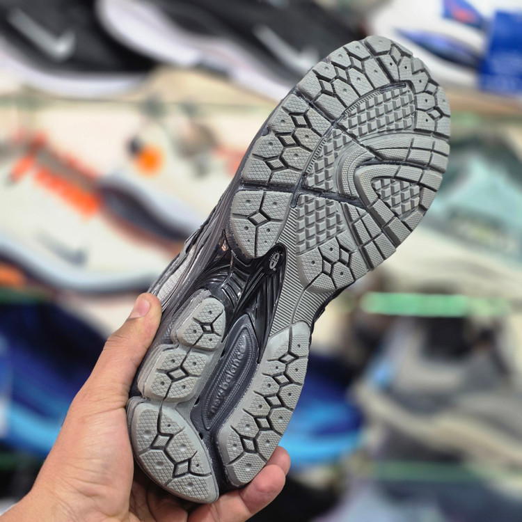 کفش نیوبالانس ۱۹۰۶ / Newbalance 1906 / سایز۴۰ الی ۴۵ / ساخت ویتنام / فروش تکی و عمده / ضمانت کالا