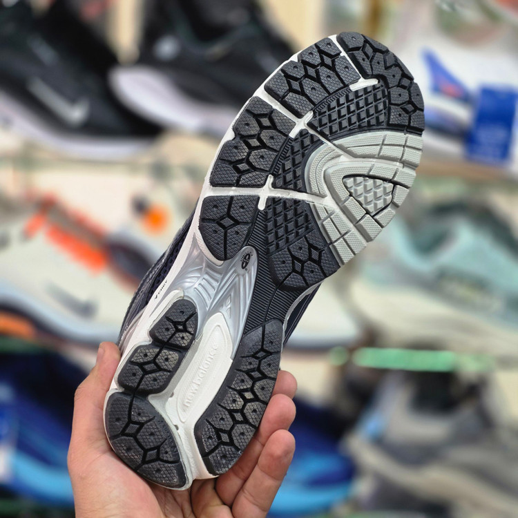 کفش نیوبالانس ۱۹۰۶ / Newbalance 1906 / سایز۴۰ الی ۴۵ / ساخت ویتنام / فروش تکی و عمده / ضمانت کالا