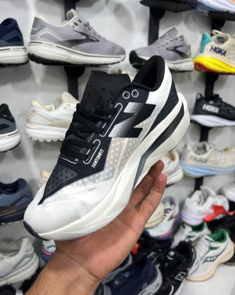 کتونی نیوبالانس الیت ۴ فیوئل /ساخت ویتنام وارداتی /سایز ۴۰ تا ۴۵ /Newbalance Elite V4 Fuel Cell Vietnam /فروش عمده و تک /پایین ترین قیمت .