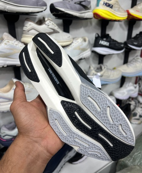 کتونی نیوبالانس الیت ۴ فیوئل /ساخت ویتنام وارداتی /سایز ۴۰ تا ۴۵ /Newbalance Elite V4 Fuel Cell Vietnam /فروش عمده و تک /پایین ترین قیمت .