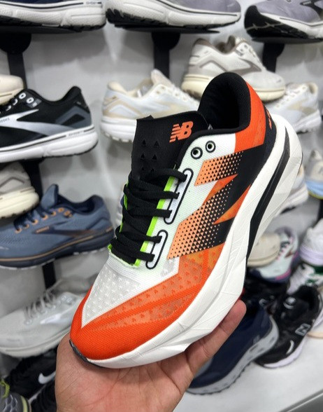 کتونی نیوبالانس الیت ۴ فیوئل /ساخت ویتنام وارداتی /سایز ۴۰ تا ۴۵ /Newbalance Elite V4 Fuel Cell Vietnam /فروش عمده و تک /پایین ترین قیمت .