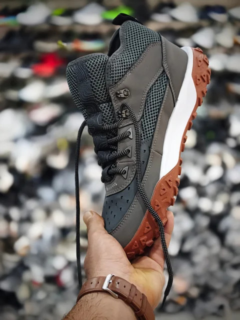 بوت تیمبرلند ساقدار ضد آب /ساخت ویتنام /سایز ۴۰ تا ۴۵/فروش تکی و عمده همراه با جعبه بارکد دار . TIMBERLAND