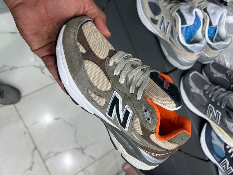 خرید پر فروش کتونی ویتنامی نیوبالانس ۹۹۰ آمریکاییNewbalance v5 990 وارداتی به سفارش USA بالاترین کیفیت درجه۱. سایز ۴۰الی ۴۵ضمانت کالا