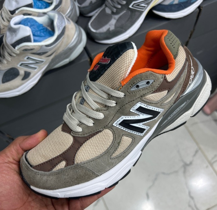 خرید پر فروش کتونی ویتنامی نیوبالانس ۹۹۰ آمریکاییNewbalance v5 990 وارداتی به سفارش USA بالاترین کیفیت درجه۱. سایز ۴۰الی ۴۵ضمانت کالا