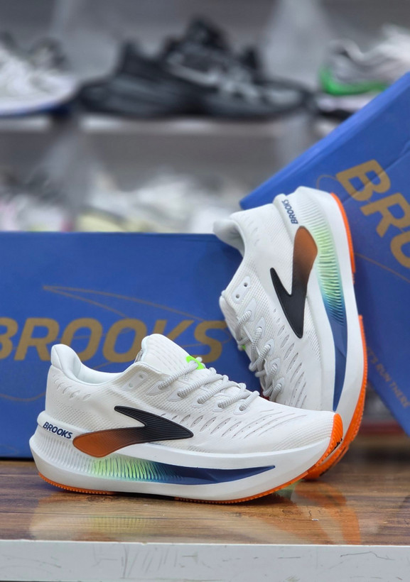 کتونی پیاده روی و رانینگ بروکس گلیسیرین مکس ۲ Brooks Glyceri max 2 / ضمانت کیفیت / جعبه و بارکد دار / سایز ۴۰ ۴۱ ۴۲ ۴۳ ۴۴ ۴۵