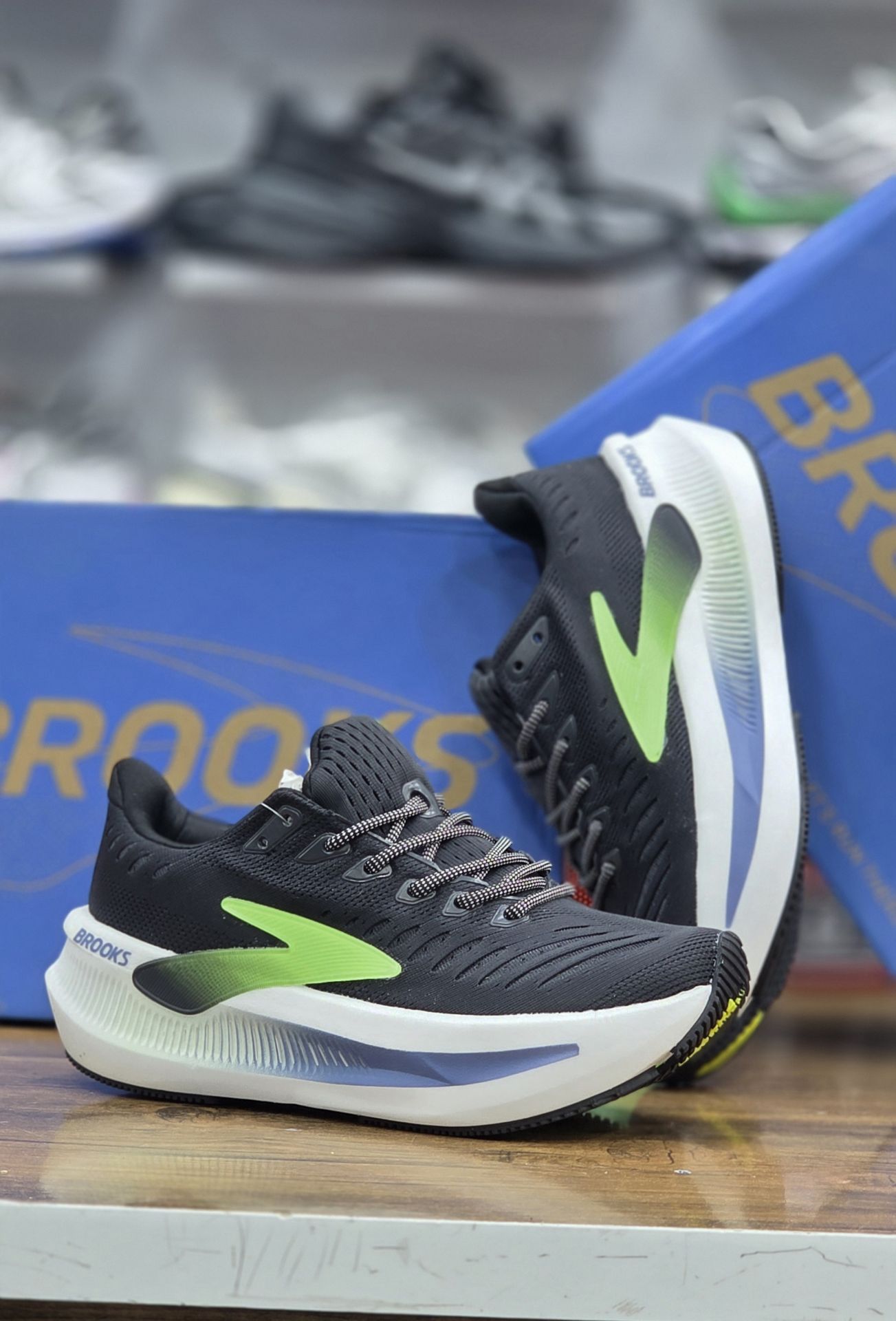 کتونی پیاده روی و رانینگ بروکس گلیسیرین مکس ۲ Brooks Glyceri max 2 / ضمانت کیفیت / جعبه و بارکد دار / سایز ۴۰ ۴۱ ۴۲ ۴۳ ۴۴ ۴۵